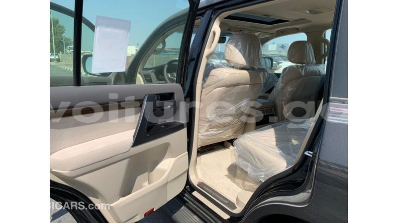 Big with watermark toyota land cruiser estuary import dubai 5431