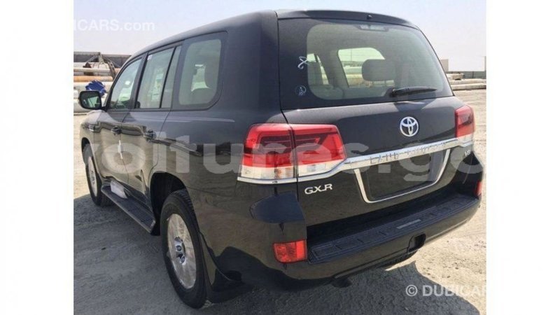 Big with watermark toyota land cruiser estuary import dubai 5433