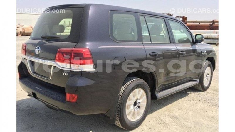 Big with watermark toyota land cruiser estuary import dubai 5433