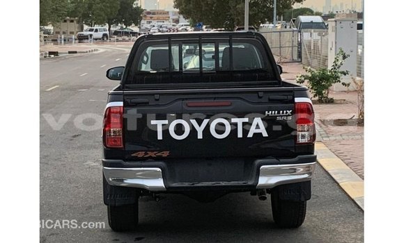 Acheter Import Voiture Toyota Hilux Noir à Import - Dubai, Estuaire Acheter Import Voiture Toyota Hilux Noir à Import - Dubai, Estuaire