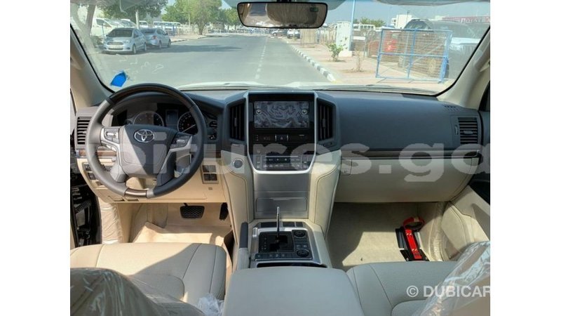 Big with watermark toyota land cruiser estuary import dubai 5436