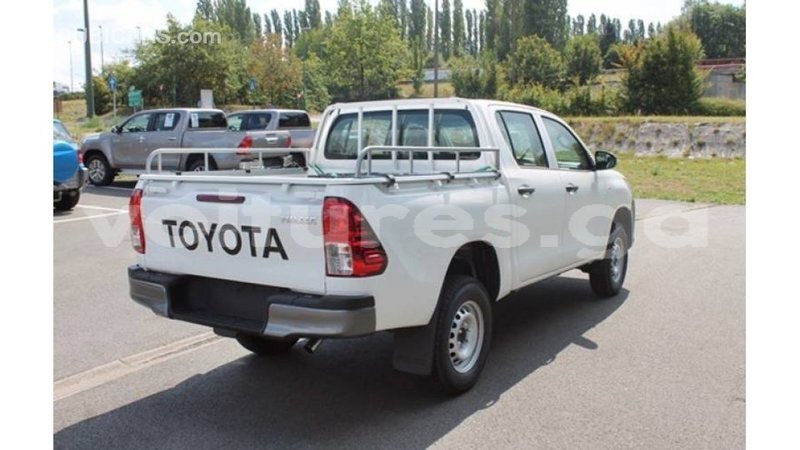 Big with watermark toyota hilux estuary import dubai 5437