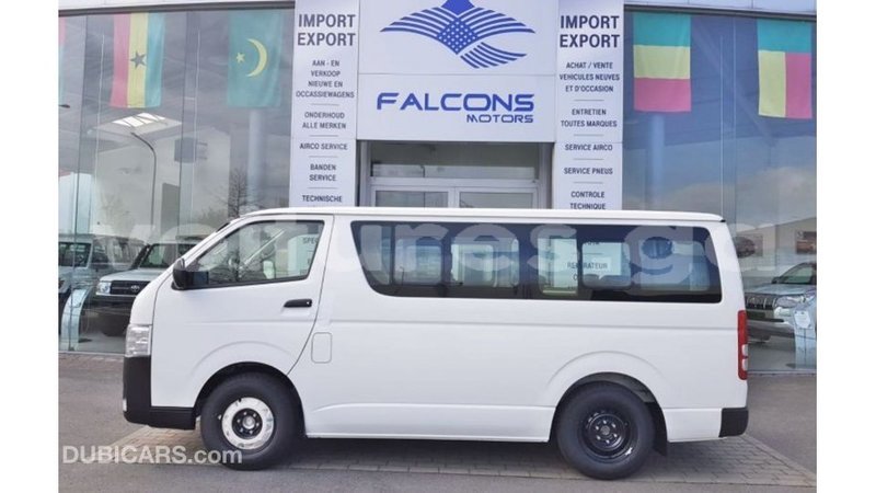 Big with watermark toyota hiace estuary import dubai 5439