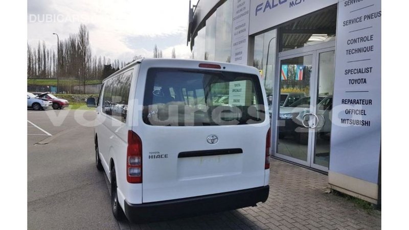 Big with watermark toyota hiace estuary import dubai 5439