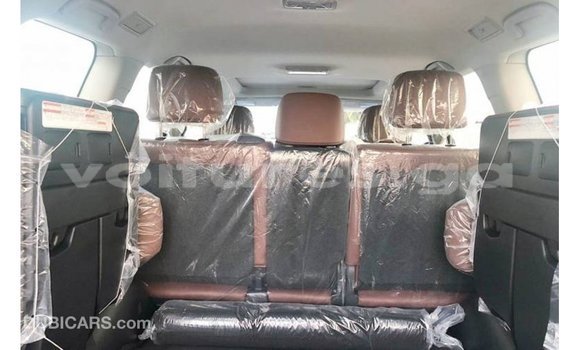 Acheter Import Voiture Toyota Land Cruiser Noir à Import - Dubai, Estuaire Acheter Import Voiture Toyota Land Cruiser Noir à Import - Dubai, Estuaire