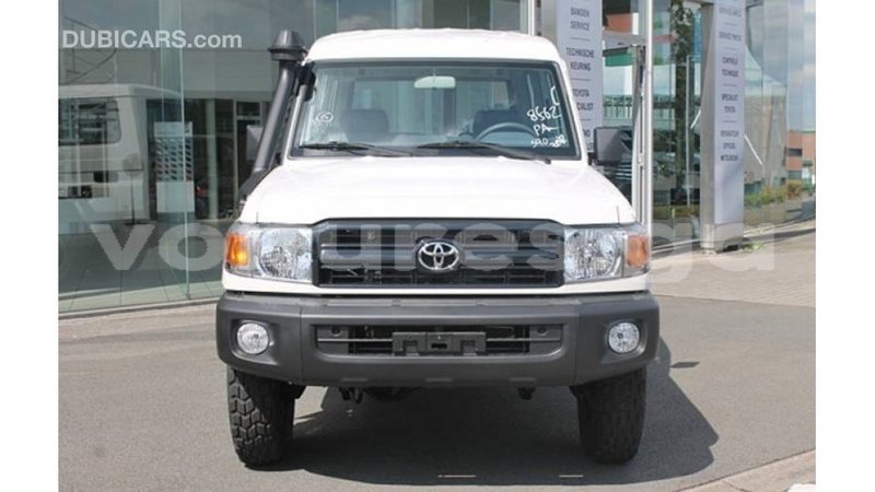 Big with watermark toyota land cruiser estuaire import dubai 5443