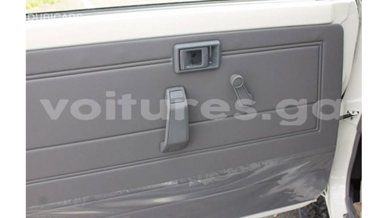 Big with watermark toyota land cruiser estuary import dubai 5443