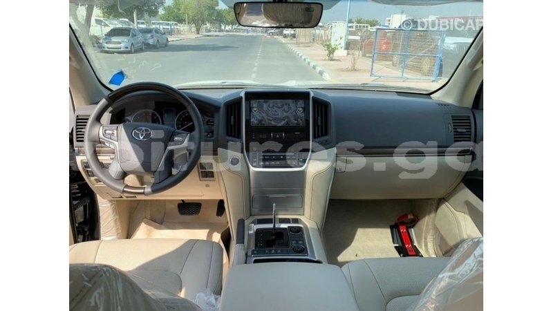 Big with watermark toyota land cruiser estuaire import dubai 5445