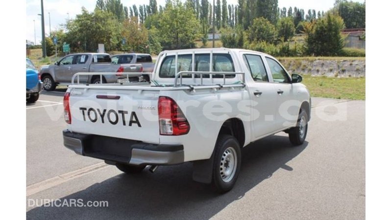 Big with watermark toyota hilux estuaire import dubai 5447