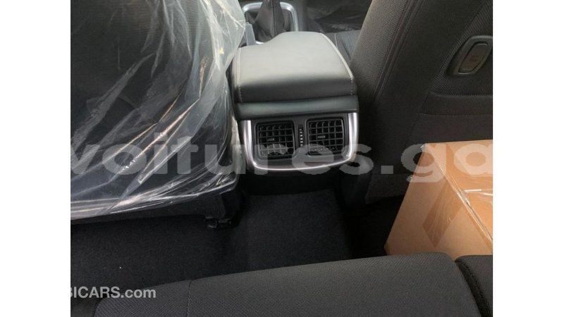 Big with watermark toyota hilux estuary import dubai 5448