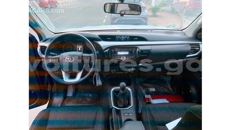 Big with watermark toyota hilux estuary import dubai 5448