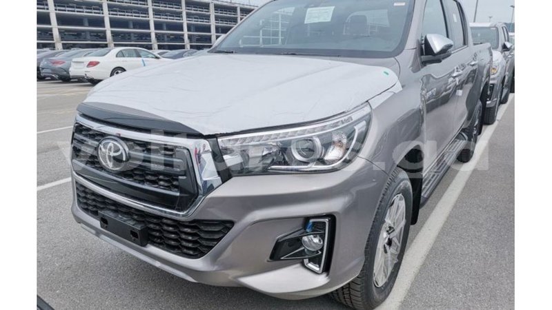 Big with watermark toyota hilux estuary import dubai 5452