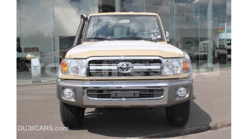 Big with watermark toyota land cruiser estuary import dubai 5453