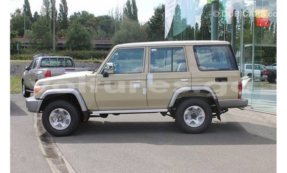 Buy Import Toyota Land Cruiser Beige Car in Import - Dubai in Estuary Buy Import Toyota Land Cruiser Beige Car in Import - Dubai in Estuary