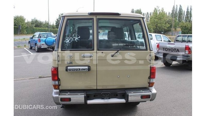 Big with watermark toyota land cruiser estuary import dubai 5453