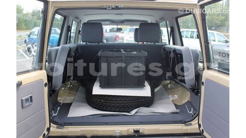 Big with watermark toyota land cruiser estuary import dubai 5453