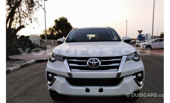 Acheter Import Voiture Toyota Fortuner Blanc à Import - Dubai, Estuaire Acheter Import Voiture Toyota Fortuner Blanc à Import - Dubai, Estuaire