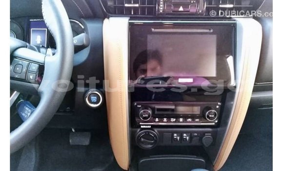 Acheter Import Voiture Toyota Fortuner Blanc à Import - Dubai, Estuaire Acheter Import Voiture Toyota Fortuner Blanc à Import - Dubai, Estuaire