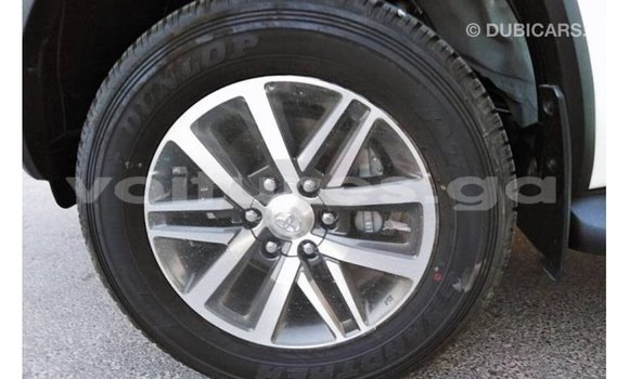 Acheter Import Voiture Toyota Fortuner Blanc à Import - Dubai, Estuaire Acheter Import Voiture Toyota Fortuner Blanc à Import - Dubai, Estuaire