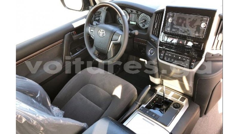 Big with watermark toyota land cruiser estuaire import dubai 5458