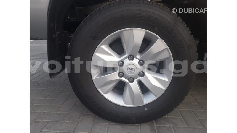 Big with watermark toyota hilux estuaire import dubai 5459