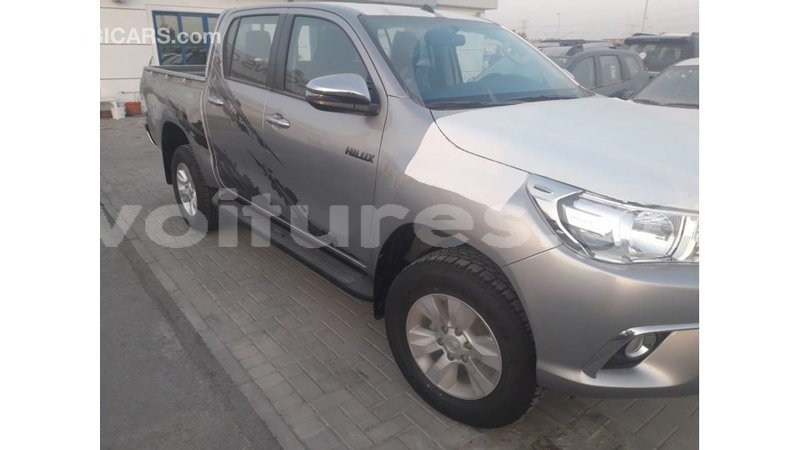 Big with watermark toyota hilux estuaire import dubai 5459