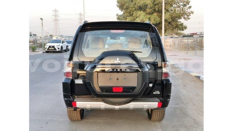 Big with watermark mitsubishi pajero estuary import dubai 5465