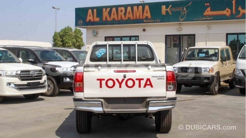 Big with watermark toyota hilux estuary import dubai 5466