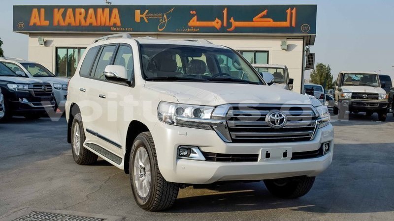 Big with watermark toyota land cruiser estuary import dubai 5467