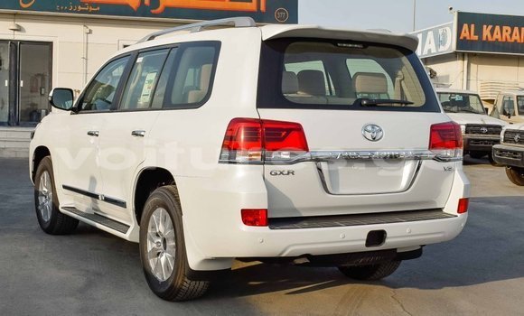 Acheter Import Voiture Toyota Land Cruiser Blanc à Import - Dubai, Estuaire Acheter Import Voiture Toyota Land Cruiser Blanc à Import - Dubai, Estuaire