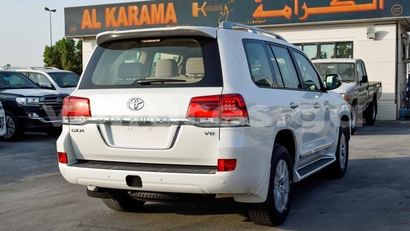 Big with watermark toyota land cruiser estuary import dubai 5467