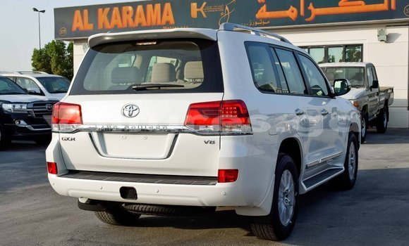Acheter Import Voiture Toyota Land Cruiser Blanc à Import - Dubai, Estuaire Acheter Import Voiture Toyota Land Cruiser Blanc à Import - Dubai, Estuaire