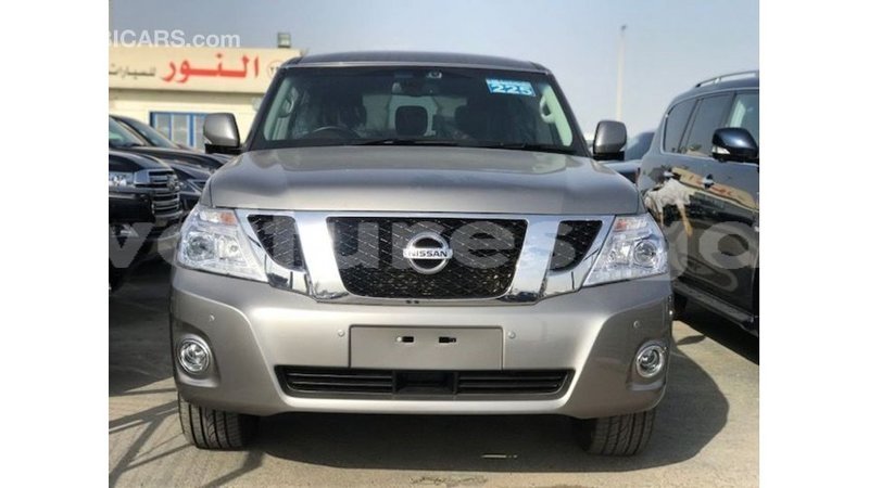 Big with watermark nissan patrol estuaire import dubai 5468