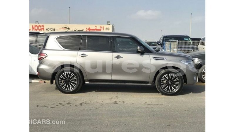 Big with watermark nissan patrol estuary import dubai 5468