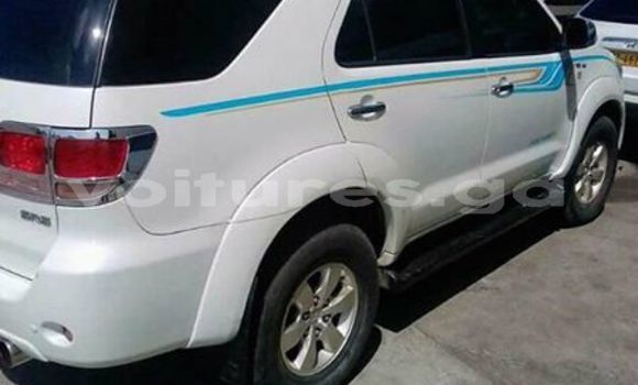 Acheter Occasion Voiture Toyota Fortuner Blanc à Libreville, Estuaire Acheter Occasion Voiture Toyota Fortuner Blanc à Libreville, Estuaire
