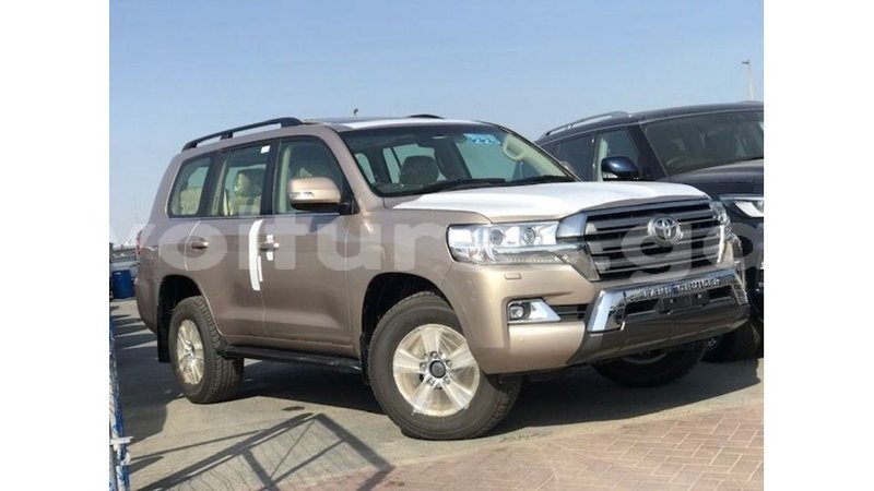 Big with watermark toyota land cruiser estuary import dubai 5471