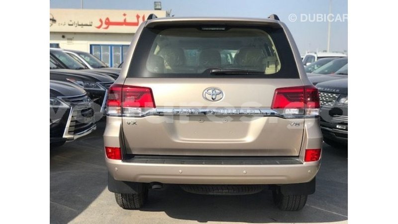 Big with watermark toyota land cruiser estuaire import dubai 5471