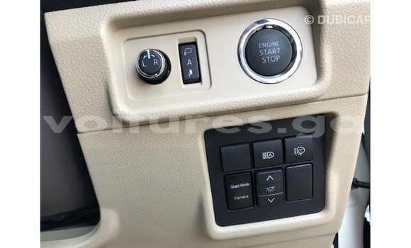 Acheter Import Voiture Toyota Prado Blanc à Import - Dubai, Estuaire Acheter Import Voiture Toyota Prado Blanc à Import - Dubai, Estuaire