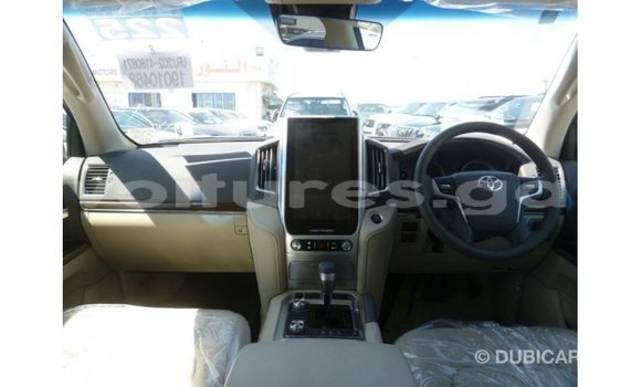 Buy Import Toyota Land Cruiser White Car in Import - Dubai in Estuary Buy Import Toyota Land Cruiser White Car in Import - Dubai in Estuary
