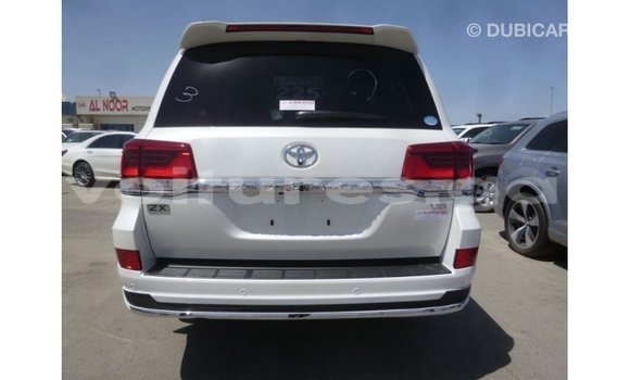 Buy Import Toyota Land Cruiser White Car in Import - Dubai in Estuary Buy Import Toyota Land Cruiser White Car in Import - Dubai in Estuary