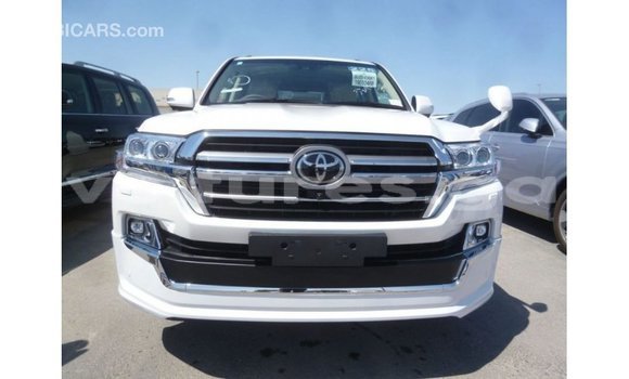 Buy Import Toyota Land Cruiser White Car in Import - Dubai in Estuary Buy Import Toyota Land Cruiser White Car in Import - Dubai in Estuary