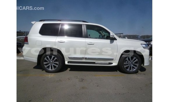 Buy Import Toyota Land Cruiser White Car in Import - Dubai in Estuary Buy Import Toyota Land Cruiser White Car in Import - Dubai in Estuary
