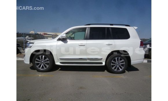 Buy Import Toyota Land Cruiser White Car in Import - Dubai in Estuary Buy Import Toyota Land Cruiser White Car in Import - Dubai in Estuary