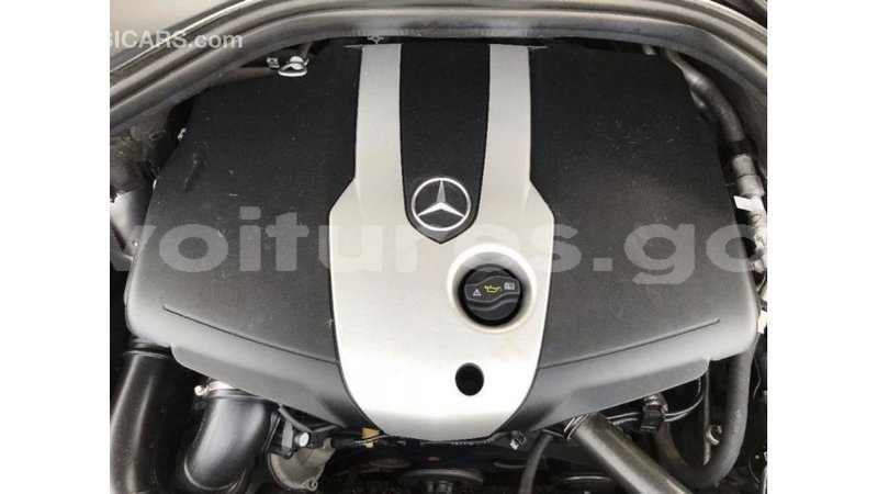 Big with watermark mercedes benz 250 estuaire import dubai 5477