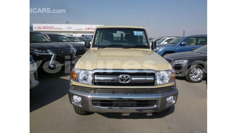 Big with watermark toyota land cruiser estuaire import dubai 5479