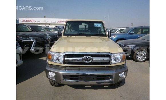 Acheter Import Voiture Toyota Land Cruiser Beige à Import - Dubai, Estuaire Acheter Import Voiture Toyota Land Cruiser Beige à Import - Dubai, Estuaire