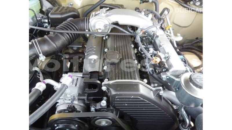 Big with watermark toyota land cruiser estuaire import dubai 5479