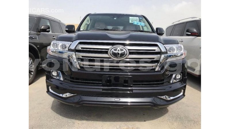 Big with watermark toyota land cruiser estuaire import dubai 5482