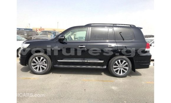 Acheter Import Voiture Toyota Land Cruiser Noir à Import - Dubai, Estuaire Acheter Import Voiture Toyota Land Cruiser Noir à Import - Dubai, Estuaire