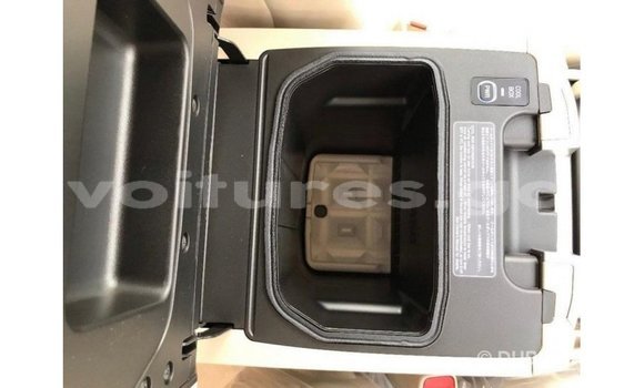 Acheter Import Voiture Toyota Land Cruiser Noir à Import - Dubai, Estuaire Acheter Import Voiture Toyota Land Cruiser Noir à Import - Dubai, Estuaire